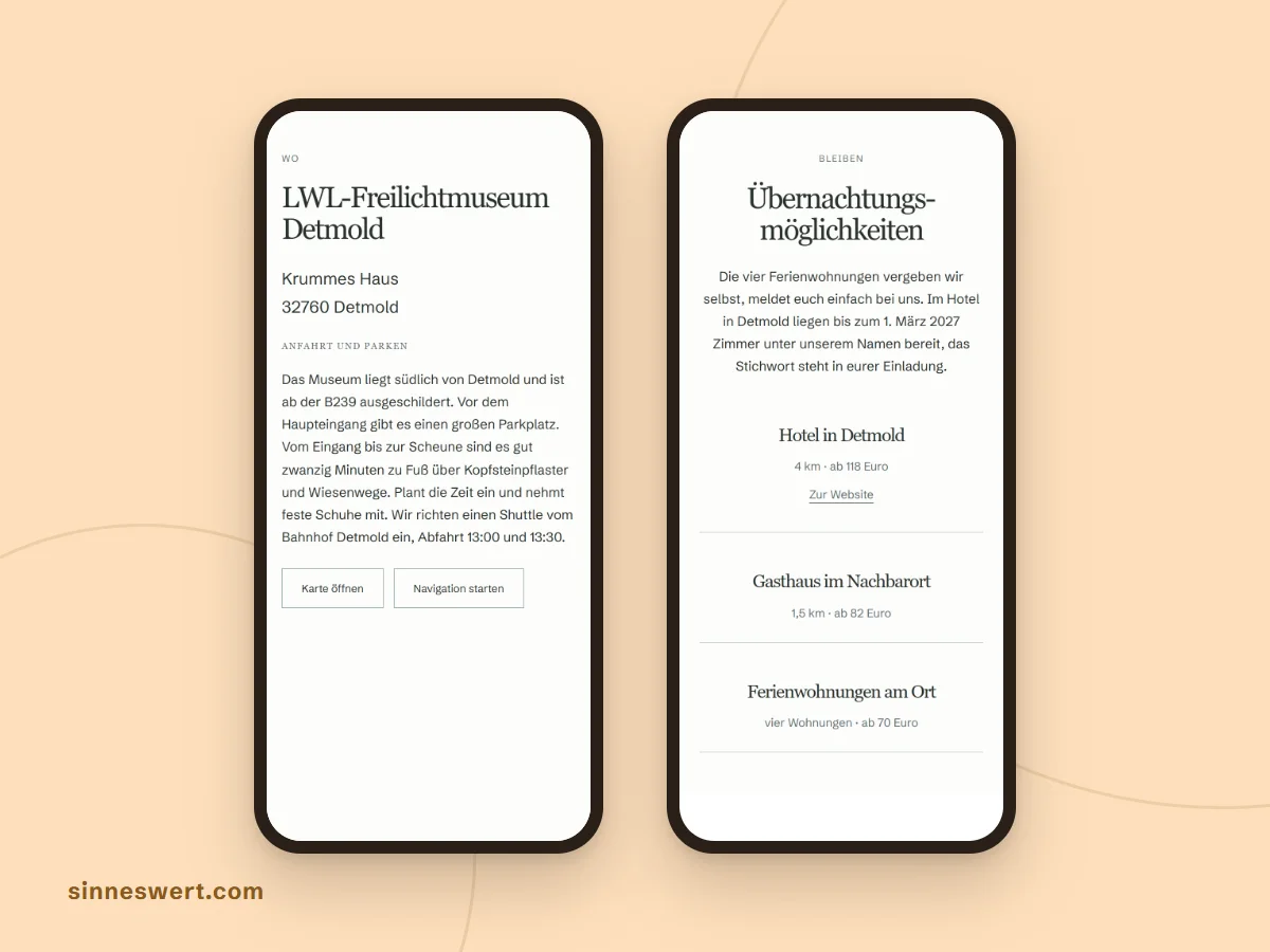 Zwei Handys mit Ausschnitten einer Musterhochzeit: links Trauort mit Anfahrt und Parken, rechts Übernachtungsmöglichkeiten mit Preisen und Stichwort für das Zimmerkontingent.